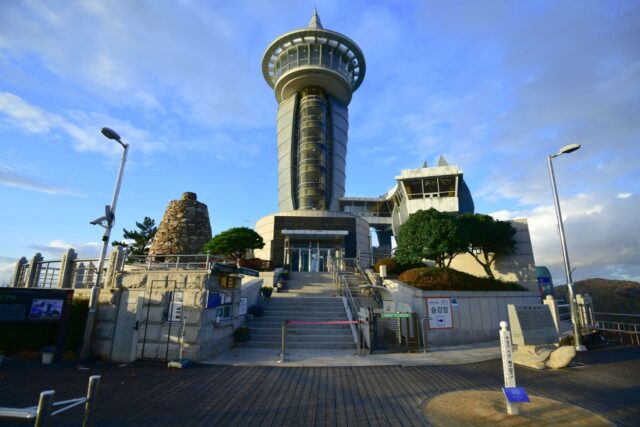 한반도 최남단 땅끝탑과 스카이워크